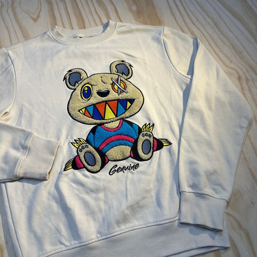 Genuine Authentic Garments Cream Chenille Bear Graphic Sweatshirt Small